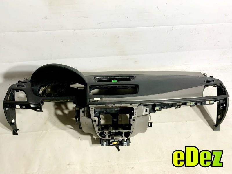 Plansa bord Renault Megane 3 (2008-2012) 681000020R