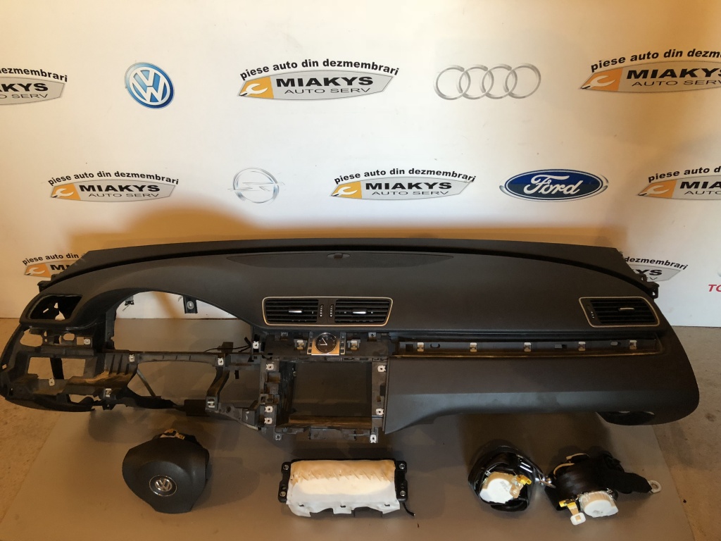 Plansa bord+set airbag-uri+centuri VW Passat B7