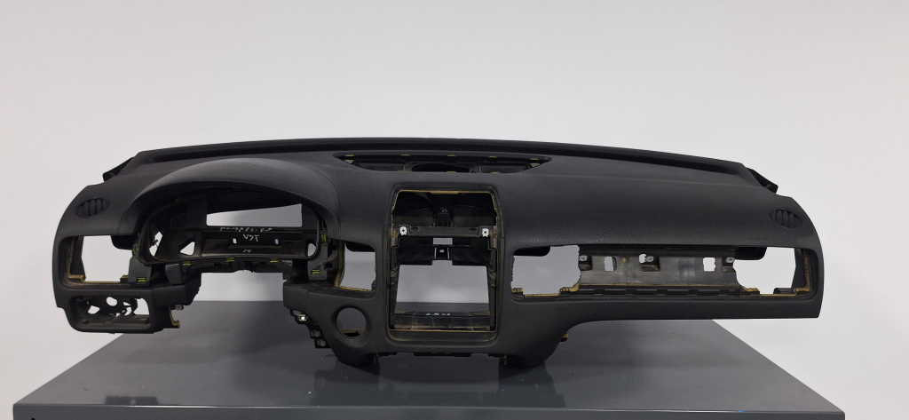 Plansa bord Volkswagen Touareg 2 (2010-2015) 3.0 Motorina 2012, VOLAN STANGA / 7P1858295