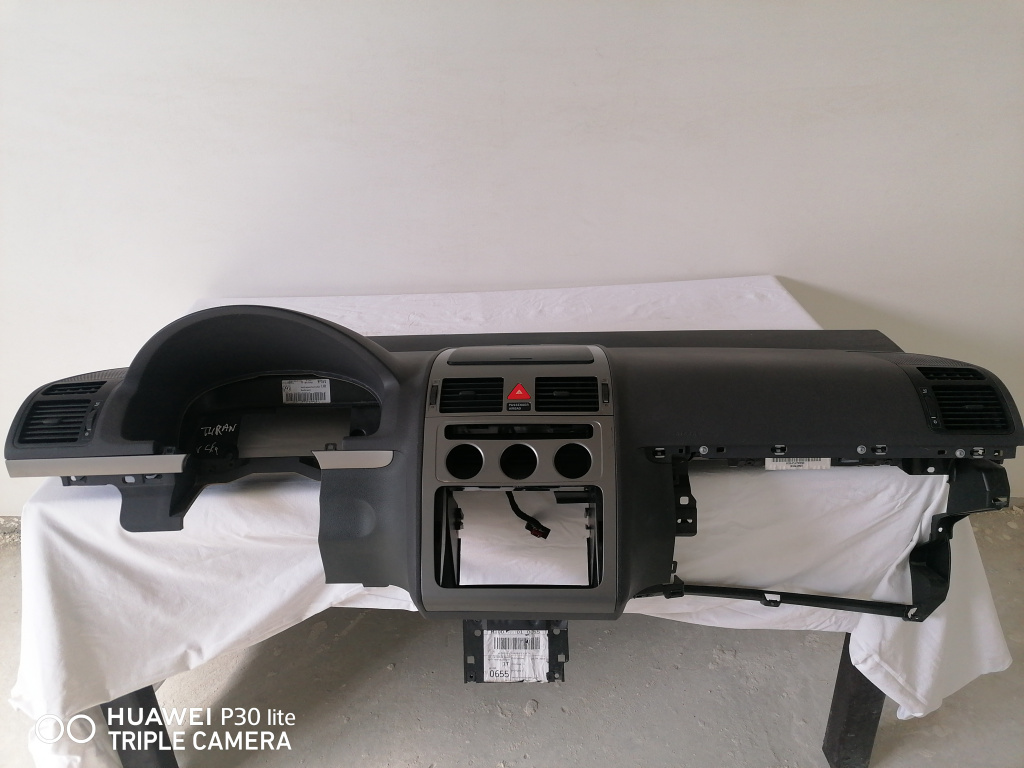 Plansa bord Volkswagen Touran (2003-2006) 1.9 Motorina 2006