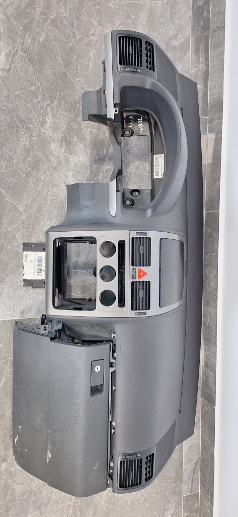 Plansa bord Volkswagen Touran (2003-2006) 2.0 Motorina 2004, -