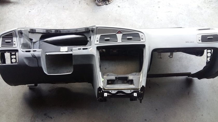 Plansa bord volvo s60 v70 9165748 9177707 cu defecte