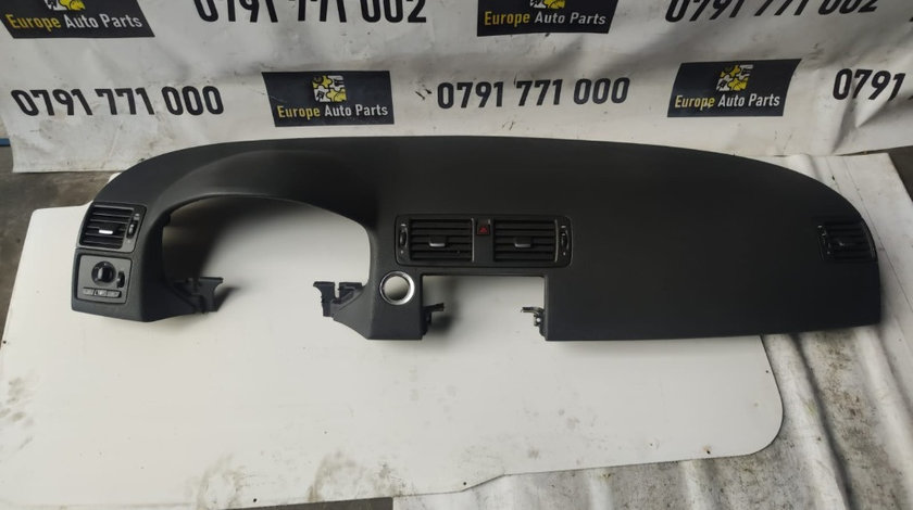 Plansa bord Volvo V50 2.0 D cod motor D4204T an 2010