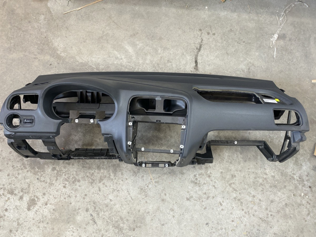 Plansa bord VW Polo 1.2 TSI Automat DSG hatchback 2011 (Poesa originala)