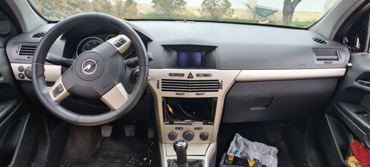 Plansa de bord cu set airbag Opel Astra H Facelift 2007 2008 2009 2010 2011