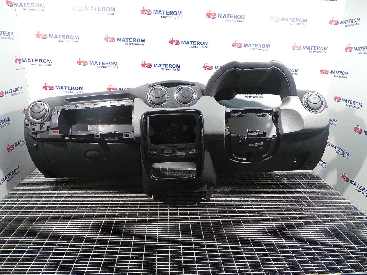 PLANSEU BORD DACIA DUSTER DUSTER - - (2010 2013)