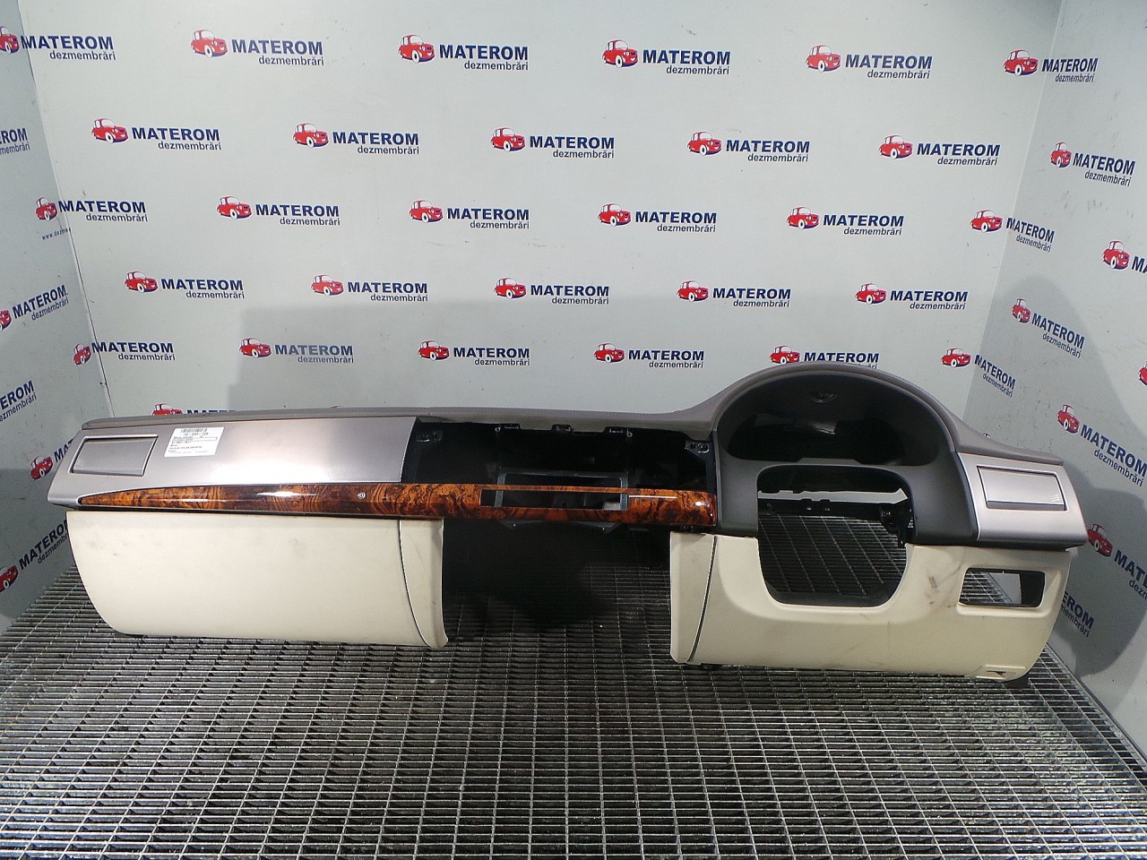 PLANSEU BORD JAGUAR XF - - (2007 2011)