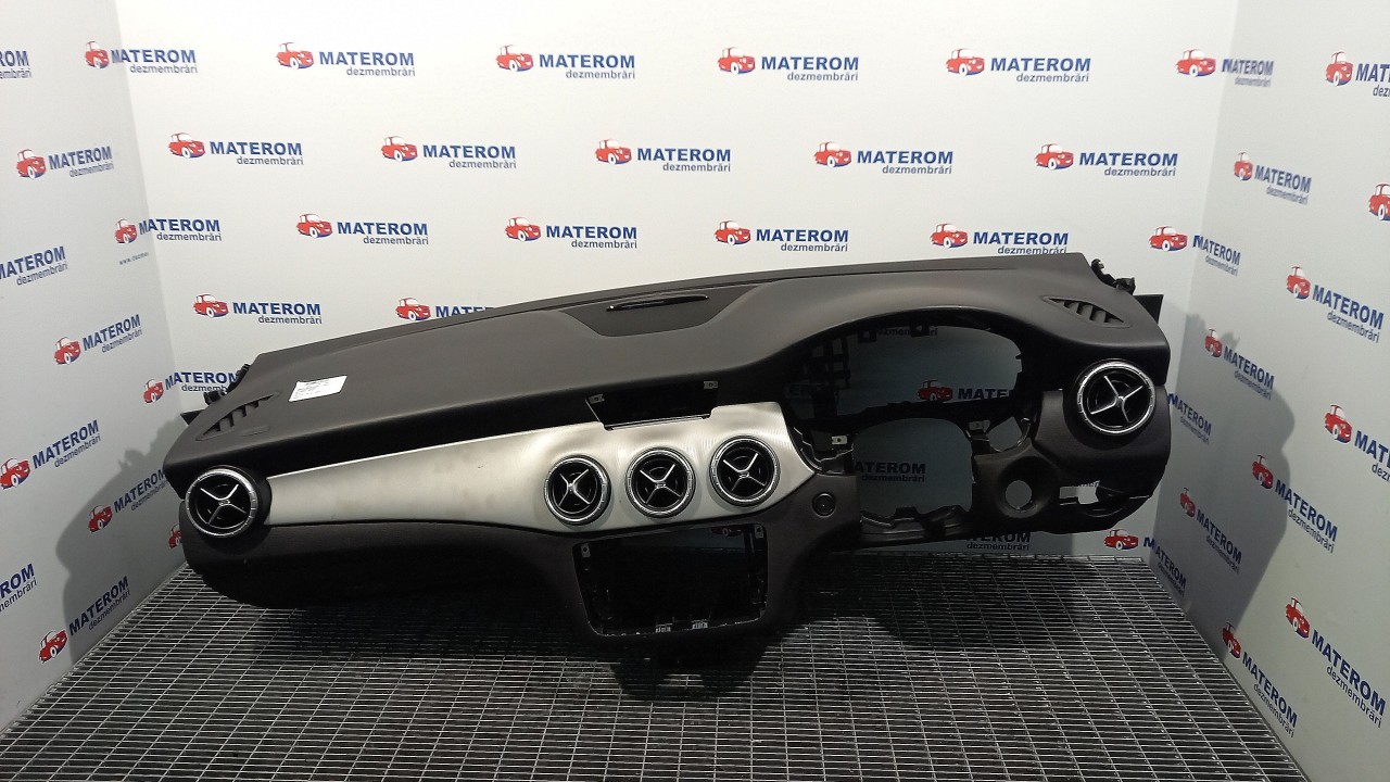 PLANSEU BORD MERCEDES CLA - - (2013 2019)
