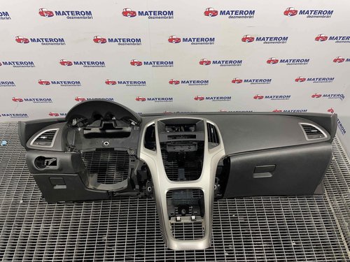 PLANSEU BORD OPEL ASTRA J ASTRA J - - (2009 2012)