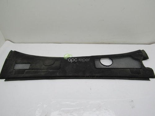 Plastic baza parbriz Audi A6 4F Facelift 2.0 TDI an 2011 cod 4F1819447