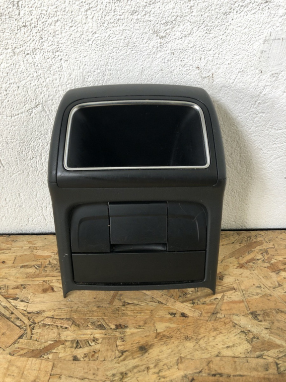 Plastic cotiera scrumiera Audi A4 B8 sedan 2010 (cod intern: 12876)