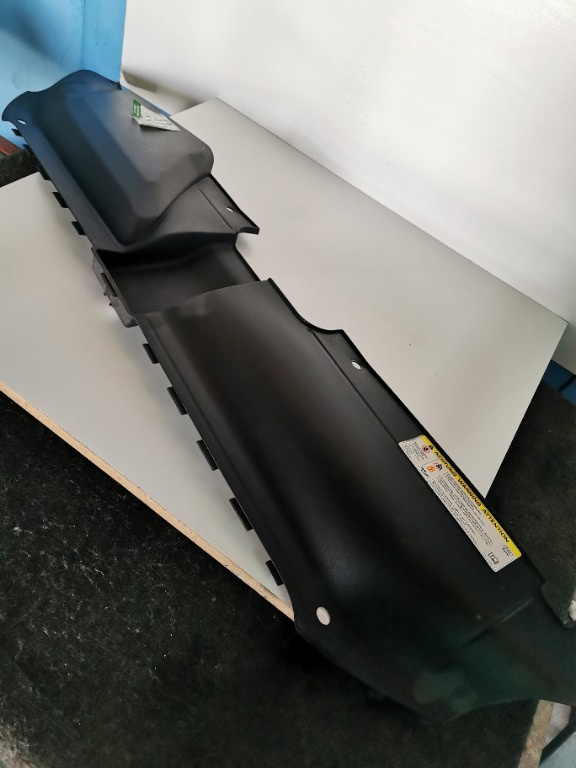 Plastic grila Audi A4 B8, partea de sub capota