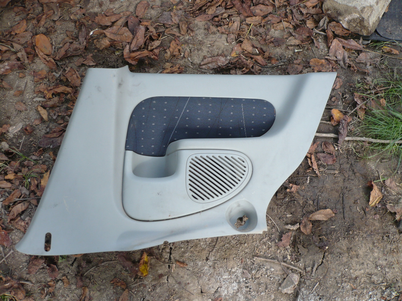 Plastice interior Renault Clio 2 2002 2008 2 usi Hatchback