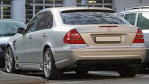 Pleoapa spoiler eleron luneta Mercedes E Class W21...