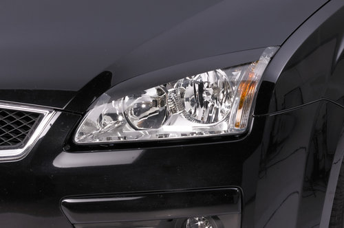 Pleoape Faruri pentru Ford Focus C307 varianta Hatchback , Kombi, Cabrio, sedan anii 2004-2008 SB094