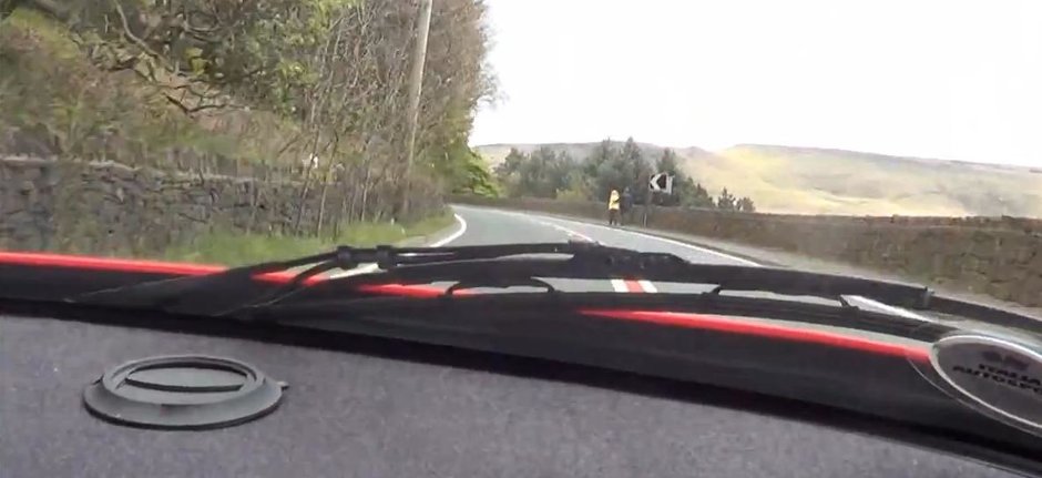 Plimbare dementiala la bordul unui Ferrari F40 Plimbare dementiala la bordul unui Ferrari F40