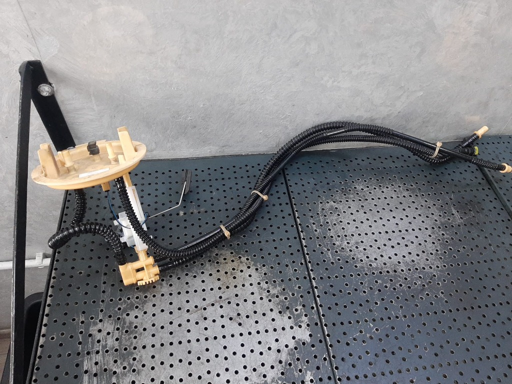 Plutitor rezervor stanga sonda litrometru 2.2 cdi mercedes e-class w212