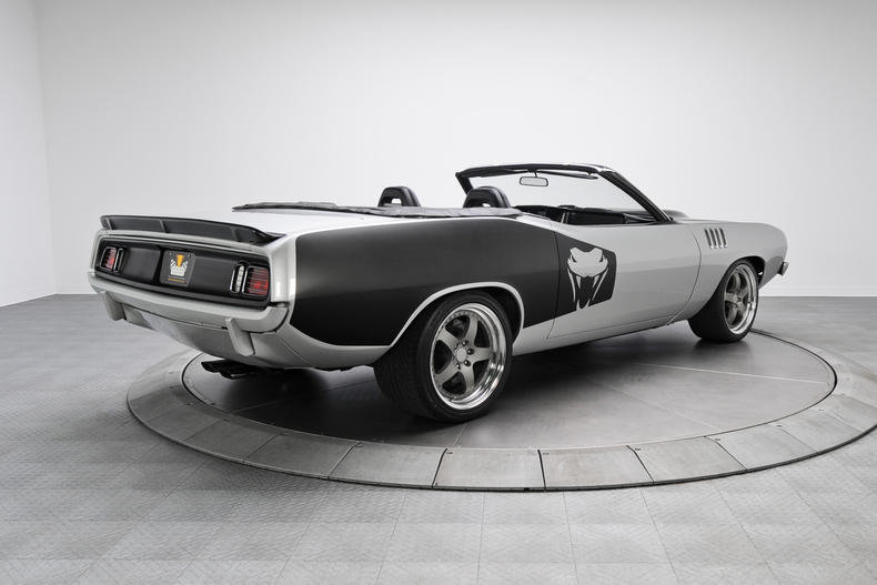 Plymouth Cuda cu piese de Dodge Viper