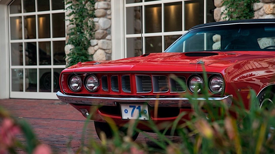 Plymouth Cuda vandut cu aproape 1 milion de dolari