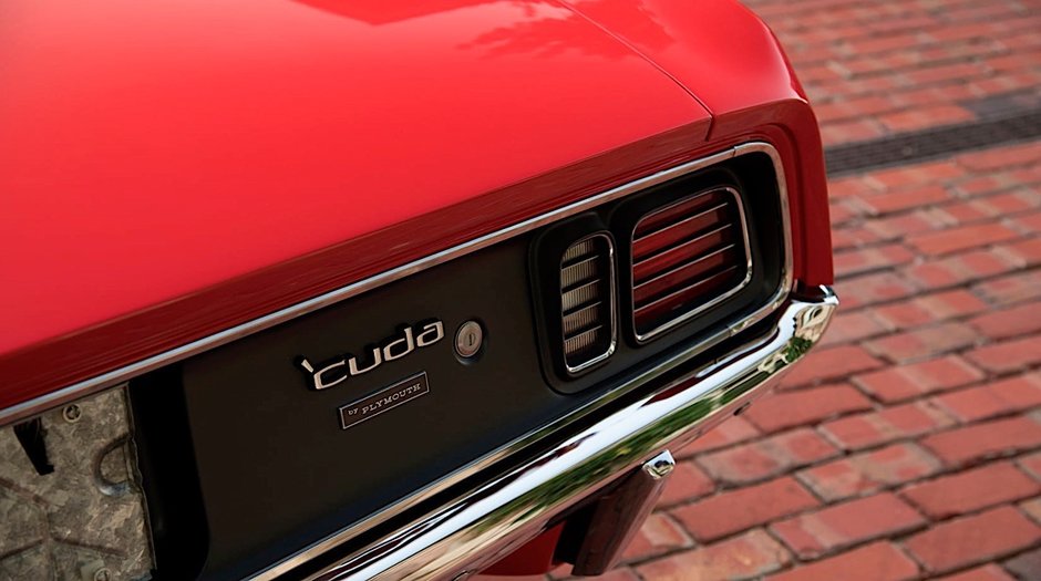 Plymouth Cuda vandut cu aproape 1 milion de dolari