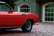 Plymouth Cuda vandut cu aproape 1 milion de dolari