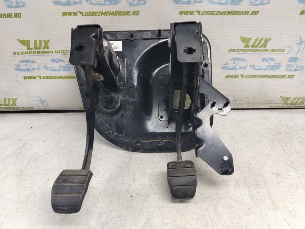 Pod pedalier 8200404808 Opel Movano A [facelift] [2003 - 2010]