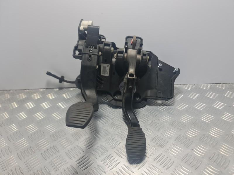 Pod pedalier Opel Adam 2012-2019 13444180