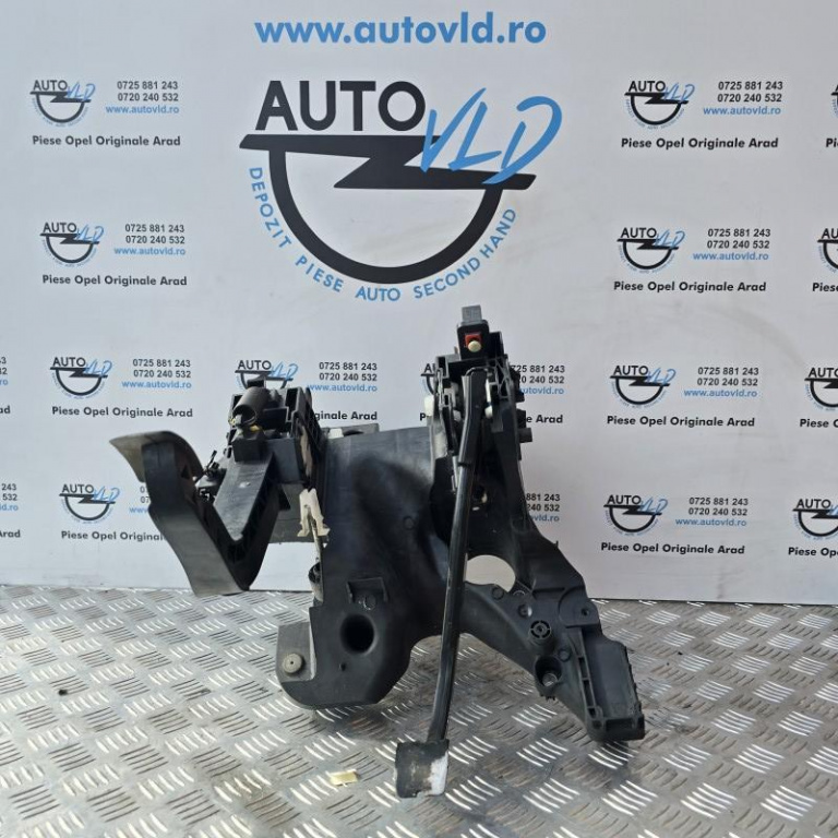 Pod pedalier Opel Meriva B facelift 2014-2017 13362473
