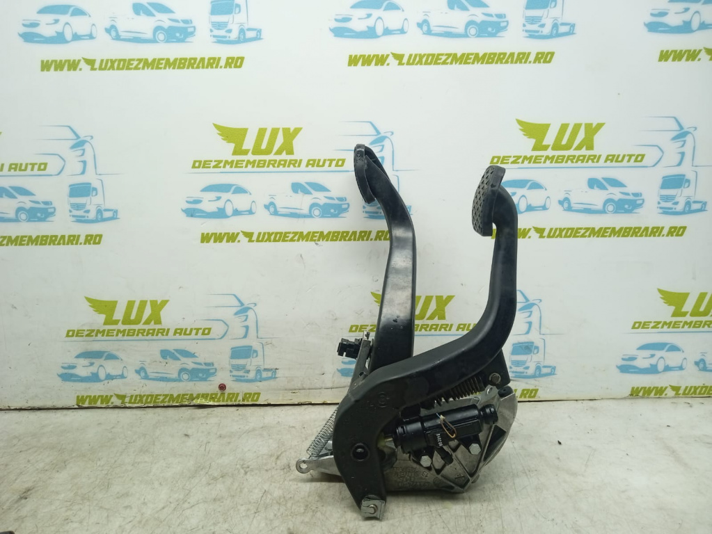 Pod pedalier pedale 423224-03 BMW Seria 3 E91 [facelift] [2008 - 2013] 2.0 d N47D20A