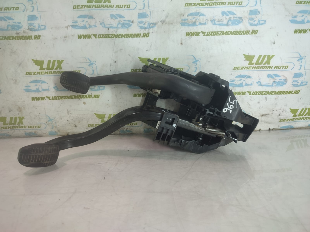 Pod pedalier pedale 6870848-04 BMW Seria 2 Grand Tourer F44 [2015 - 2018] 2.0 d B47C20A