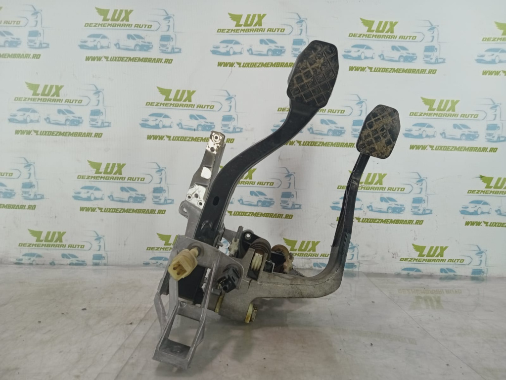 Pod pedalier pedale 8D1721117l Audi A4 B6 [2000 - 2005]