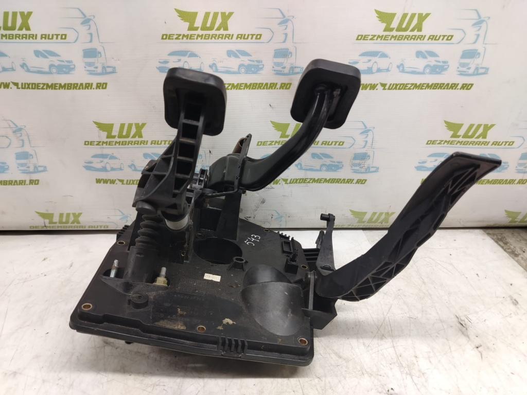 Pod pedalier pedale A1682900549 Mercedes-Benz A-Class W168 [facelift] [2001 - 2004] 1.4 benzina 166.940