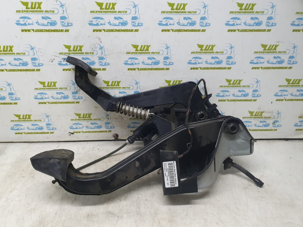 Pod pedalier pedale A2042905001 Mercedes-Benz C-Class W204/S204 [2007 - 2012]