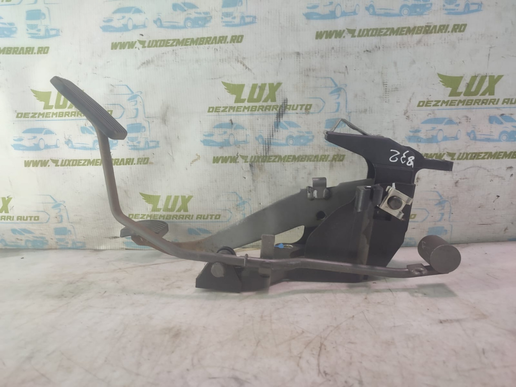 Pod pedalier pedale Chevrolet Lacetti [2004 - 2013] 1.4 benzina