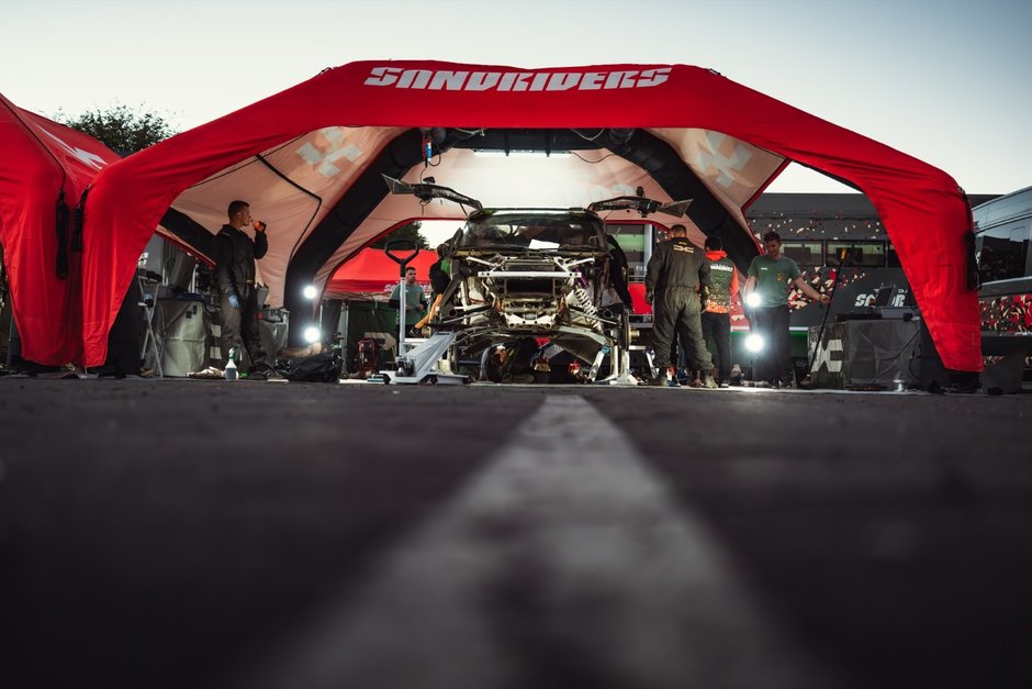 Podium pentru echipa Dacia Sandriders in Africa de Sud