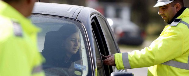 Politia Romana ne face viata mai usoara: Adio trimitere dovada plata amenda prin Posta