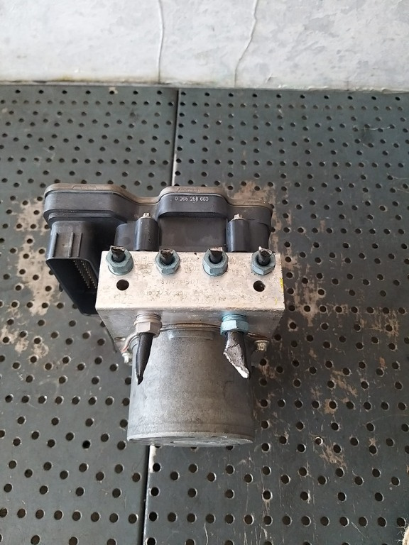 Pompa abs 2.0 tdi audi a4 b9 8w 8w0907379q 8w0907379j 0265956658 8w08614517t