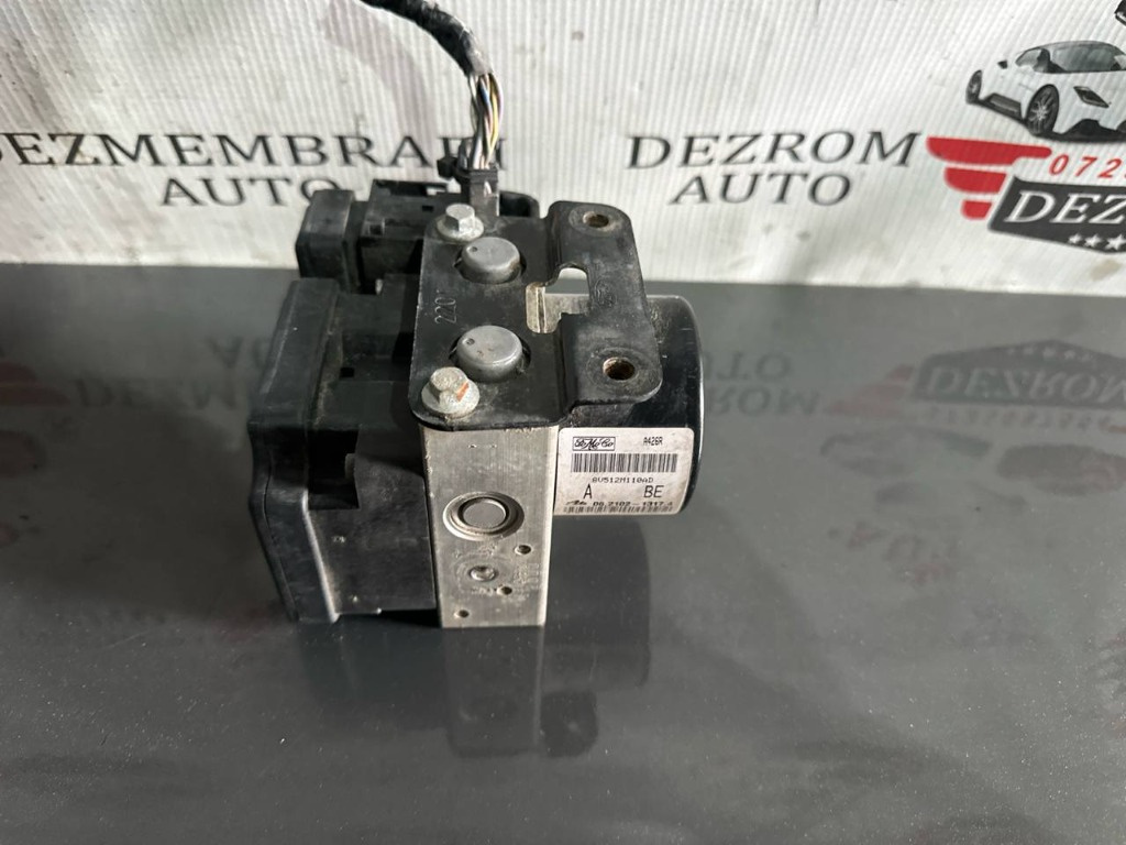 Pompa ABS 8V512M110AD FORD Fiesta Mk6 Hatchback 1.0 65 cai