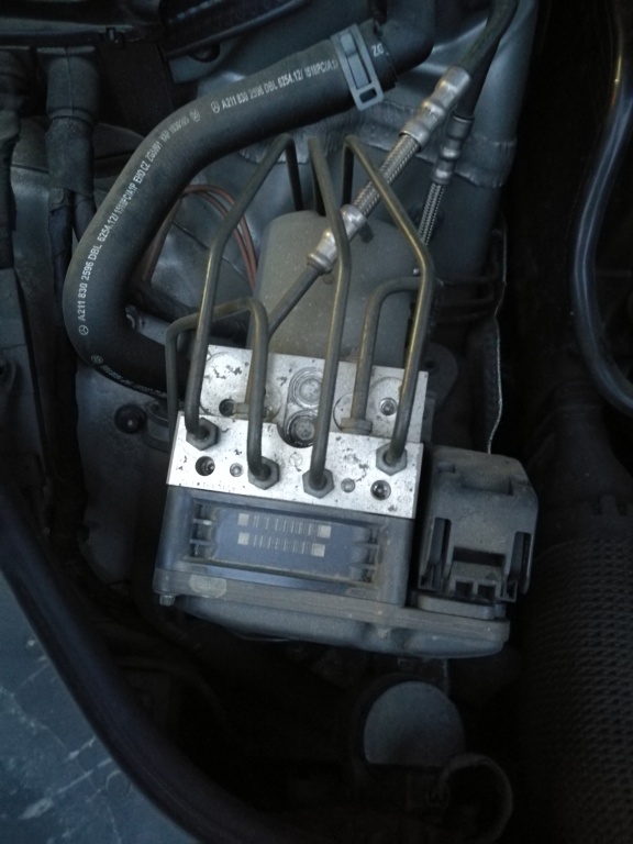 Pompa abs aer Mercedes E clasa w211 a2114311312