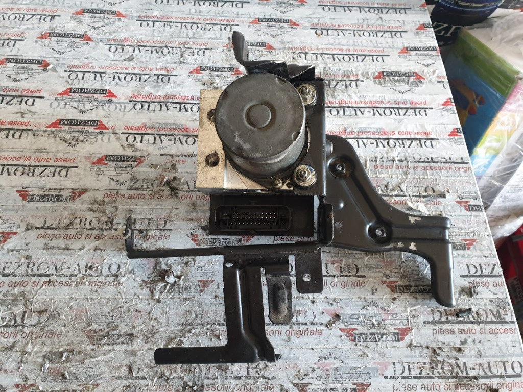 Pompa abs Audi A4 B7 cod piesa: 8e0910517d012