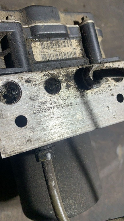 Pompa ABS BMW seria 5 525 E60 motor 2.5 diesel cutie manuala cod piesa: 0256 234 134