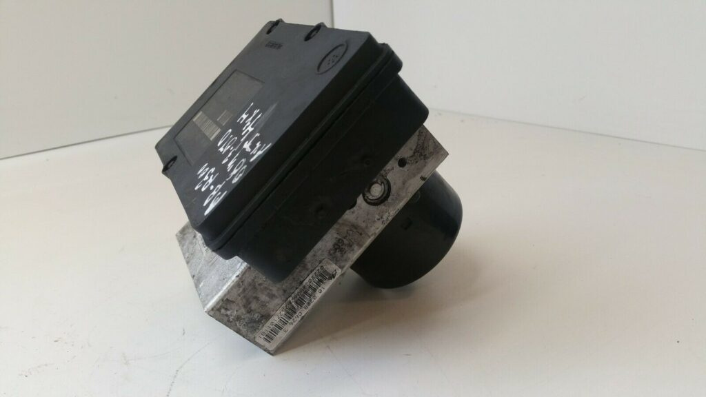 Pompa ABS BOSCH MERCEDES-BENZ Class R A 251 545 31 32 / A2515453132 / 10 0925 2310 3 / 10092523103 / 000405621C1 / 10 0204 0523 4 / 10020405234 / A 251 431 09 12 / A2514310912 / 10 0208 0637 2 / 10020806372 / KKKKKA 251 545 31 32 / A2515453132 / 10 0