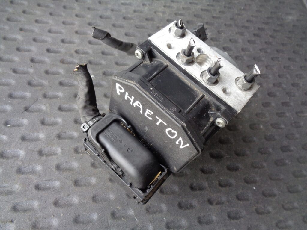 Pompa ABS BOSCH VOLKSWAGEN PHAETON 0 265 225 236 / 0265225236 / 3D0 614 517 AK / 3D0614517AK / 0 265 950 105 / 0265950105 / KK0 265 225 236 / 0265225236 / 3D0 614 517 AK / 3D0614517AK / 0 265 950 105 / 0265950105 / KK