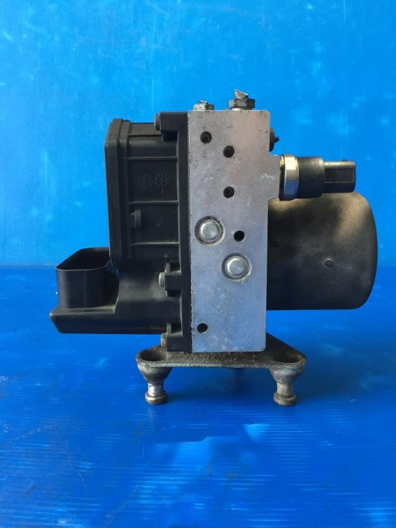 Pompa ABS Mercedes VITO w639 2006 cod A0014460989