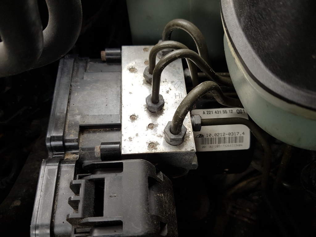 POMPA ABS MERCEDES W221 S-CLASS COD A2214315512
