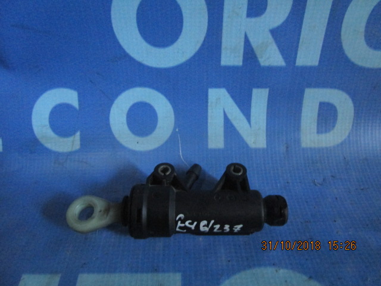 Pompa ambreiaj BMW E46 320d; 21526758822
