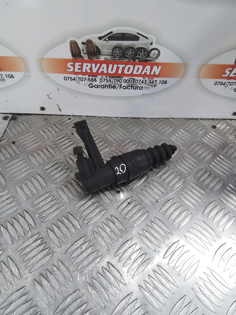 Pompa ambreiaj cutie viteza Audi A4 (2001-2004) [8E2, B6] 1.9 Motorina 2003, 8E0721257E