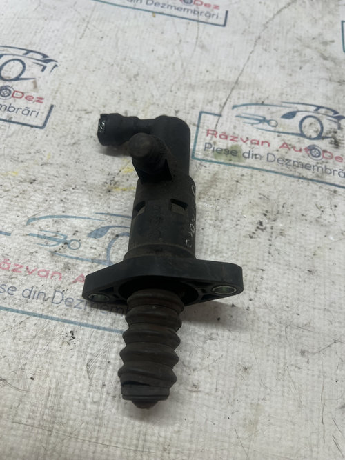 Pompa ambreiaj Volkswagen Scirocco 2012, 1K0721261K