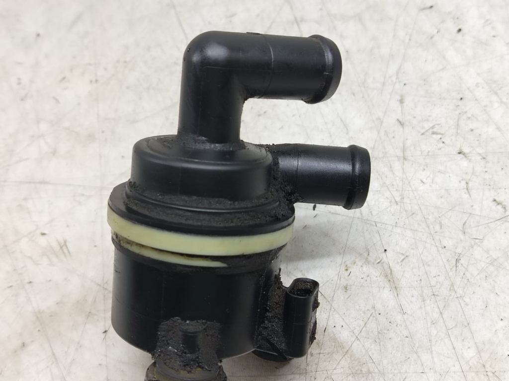 Pompa apa auxiliara 5n0965561a Volkswagen VW Golf 6 [2008 - 2015]