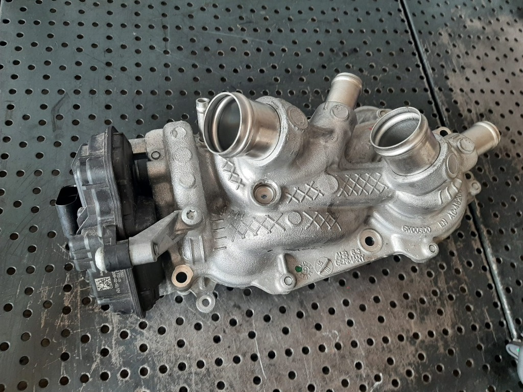 Pompa apa cu motoras 1.5tsi dad vw t-roc golf 7 skoda octavia 3 audi a3 8v 05e907593